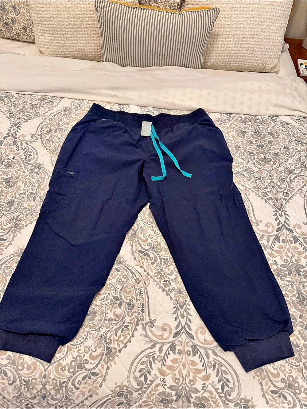 FIGS Technical Collection Straight Leg Pants Navy Blue XLP. Like New